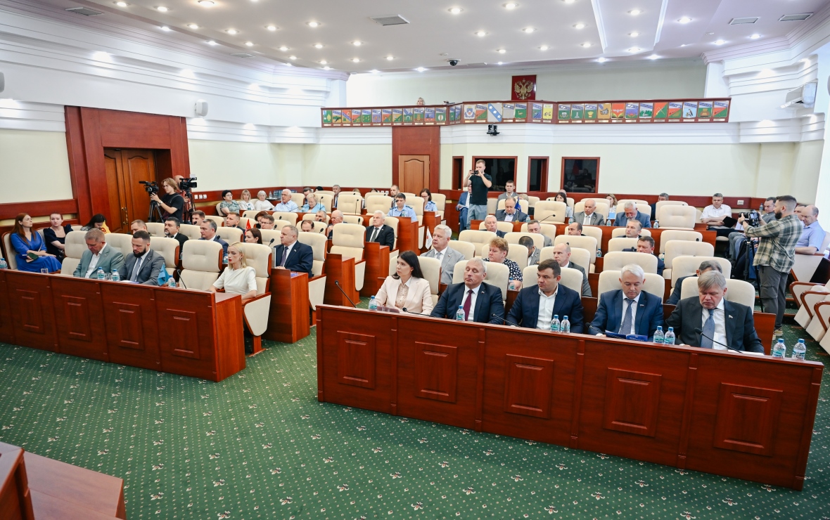 Фото: пресс-служба Курской областной Думы