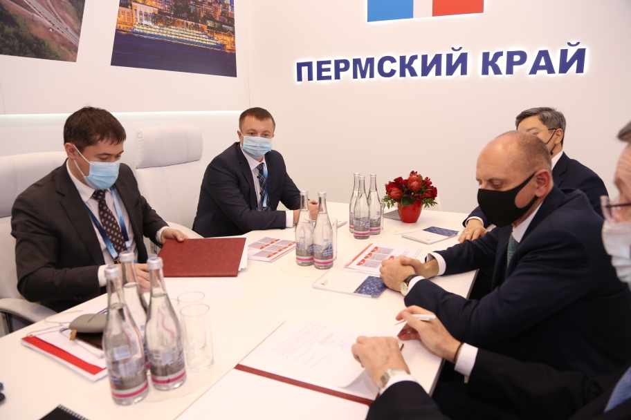 СТМ подписал соглашения с тремя регионами РФ