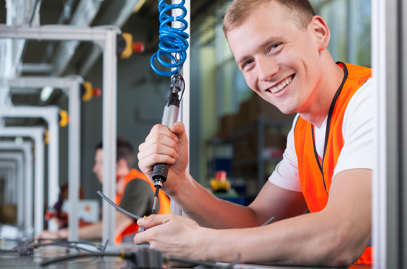 Авиастроителям стали доступны льготные продукты банка НОВИКОМ