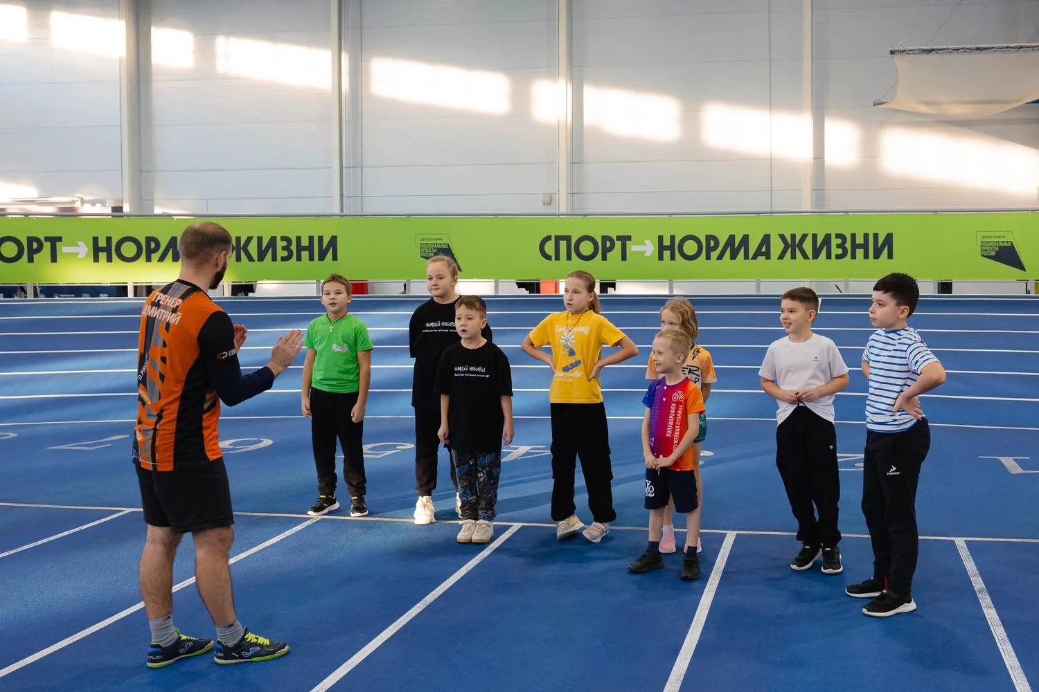 На стадионе «Локомотив» состоялась семейная беговая тренировка