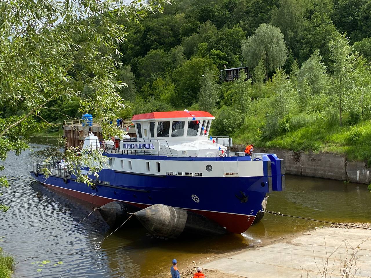 Фото: пресс-служба правительства Нижегородской области. Обстановочное судно, спущенное на воду в Богородске летом 2022 года