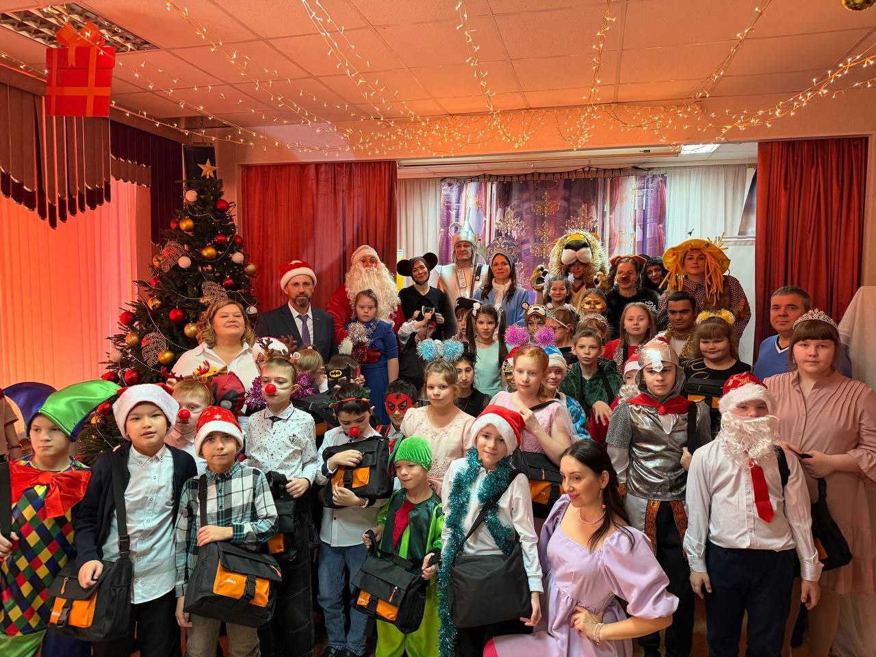 Более 18 тысяч детей на Урале встретят Новый год с подарками от ЕВРАЗа