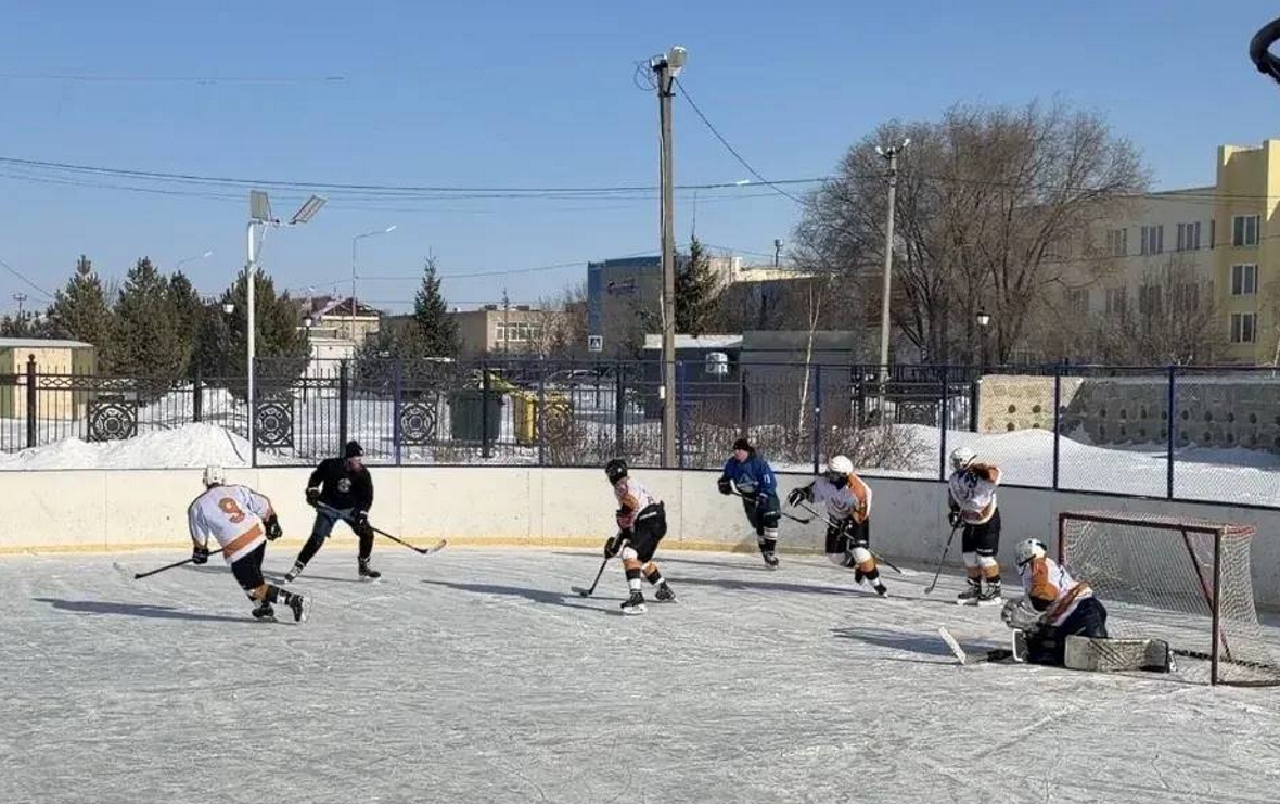 Хоккеисты «Башмеди» победили в хоккейном турнире в Хайбуллинском районе