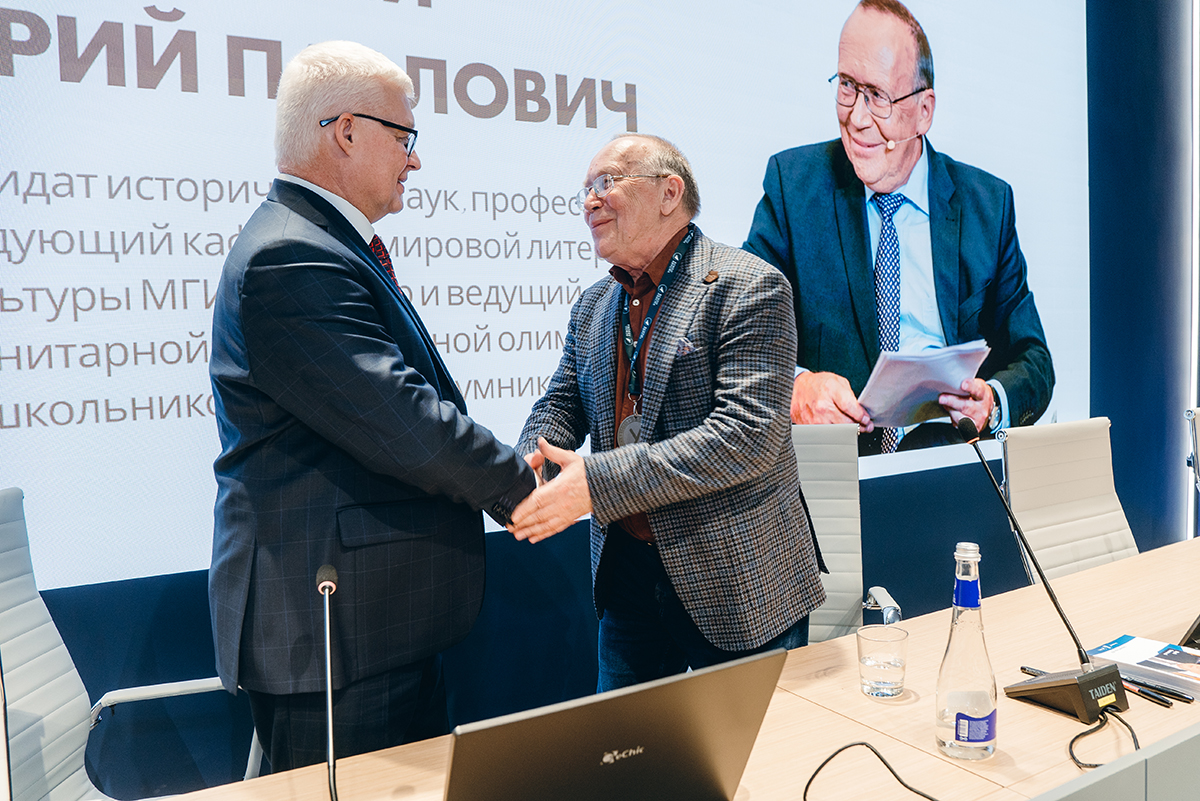 Здесь живут «титаны». Телеведущий Юрий Вяземский побывал в цехах ВСМПО