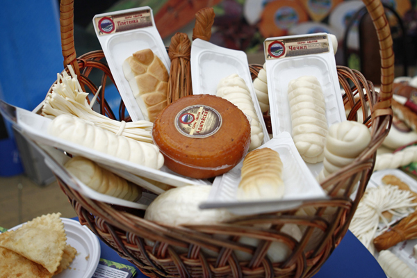 Адыгея поможет бизнесу наладить поставки адыгейского сыра в Сербию