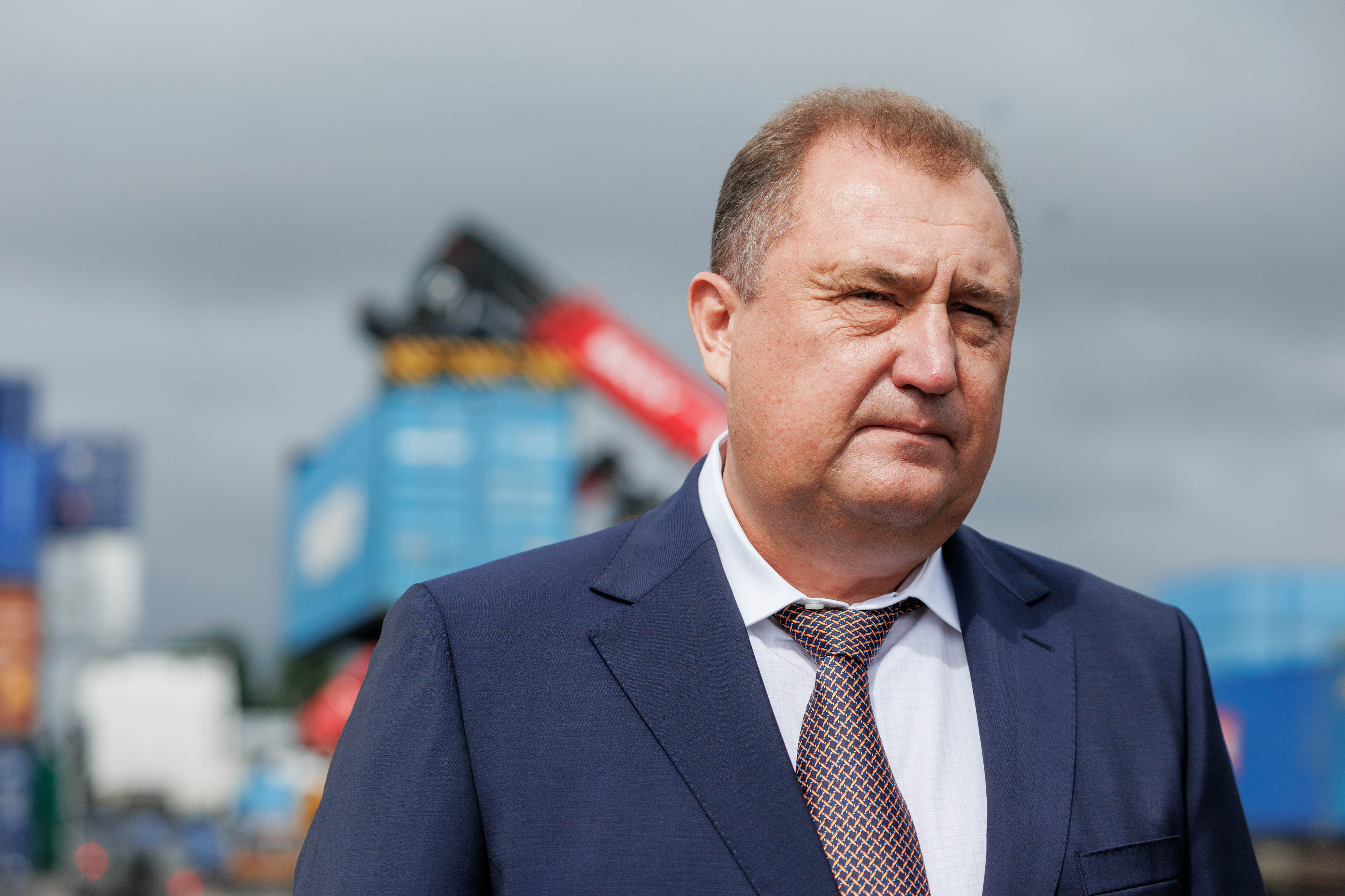 Стратегия лидерства: от базы снабжения к цифровому хабу