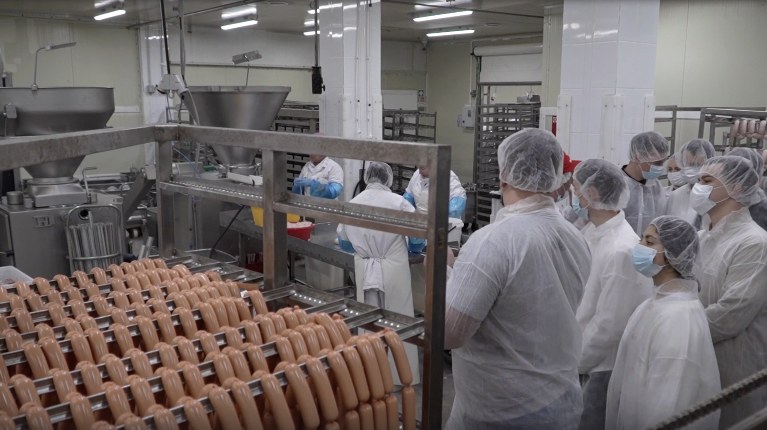 Школьники Приморья посетили с экскурсией мясоперерабатывающий завод