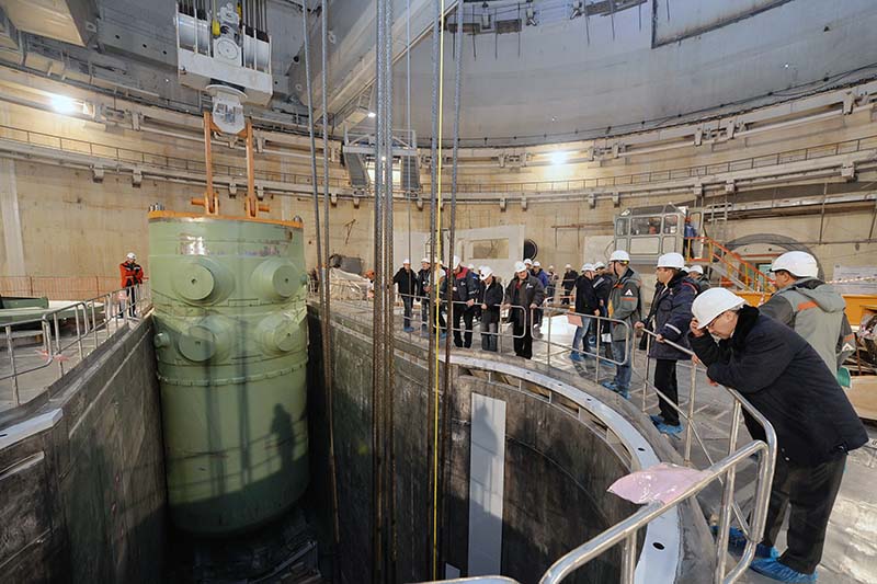 Ростовская АЭС: на энергоблоке №4 на штатное место установлен корпус реактора