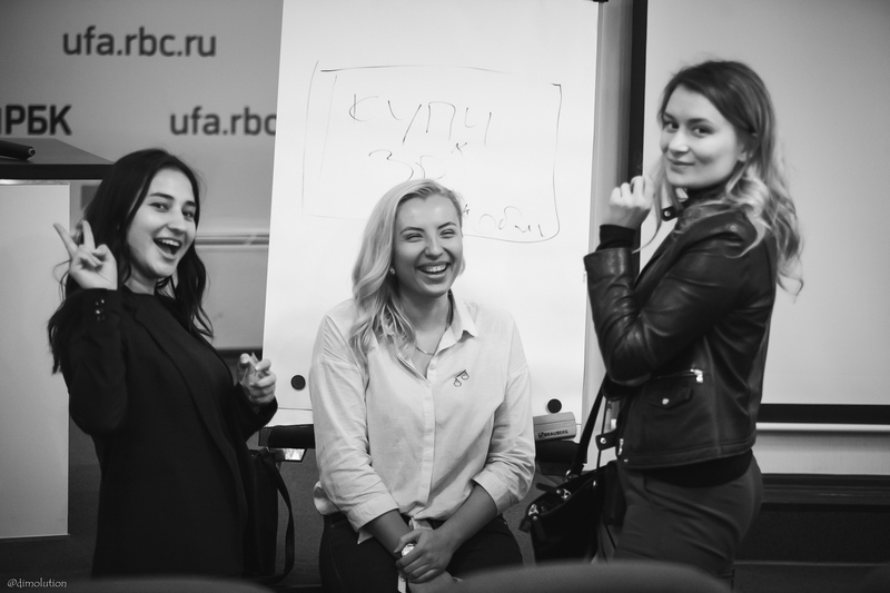 Мария Балашова, Сбербанк (в центре), Регина Штягина, "R&R" (справа)