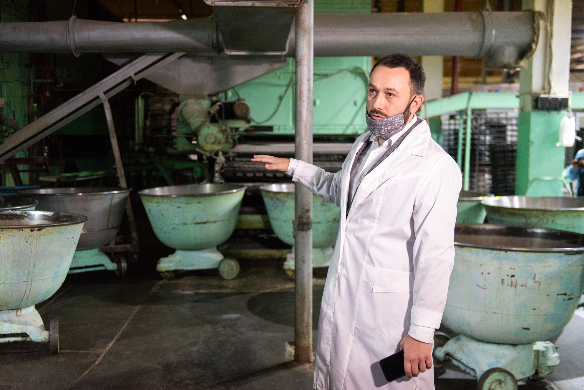Виталий Жук по образованию психолог. В 2014 году стал одним из руководителей завода по изготовлению предизолированных труб. Осенью 2021 года занялся восстановлением Верхнесалдинского хлебокомбината.