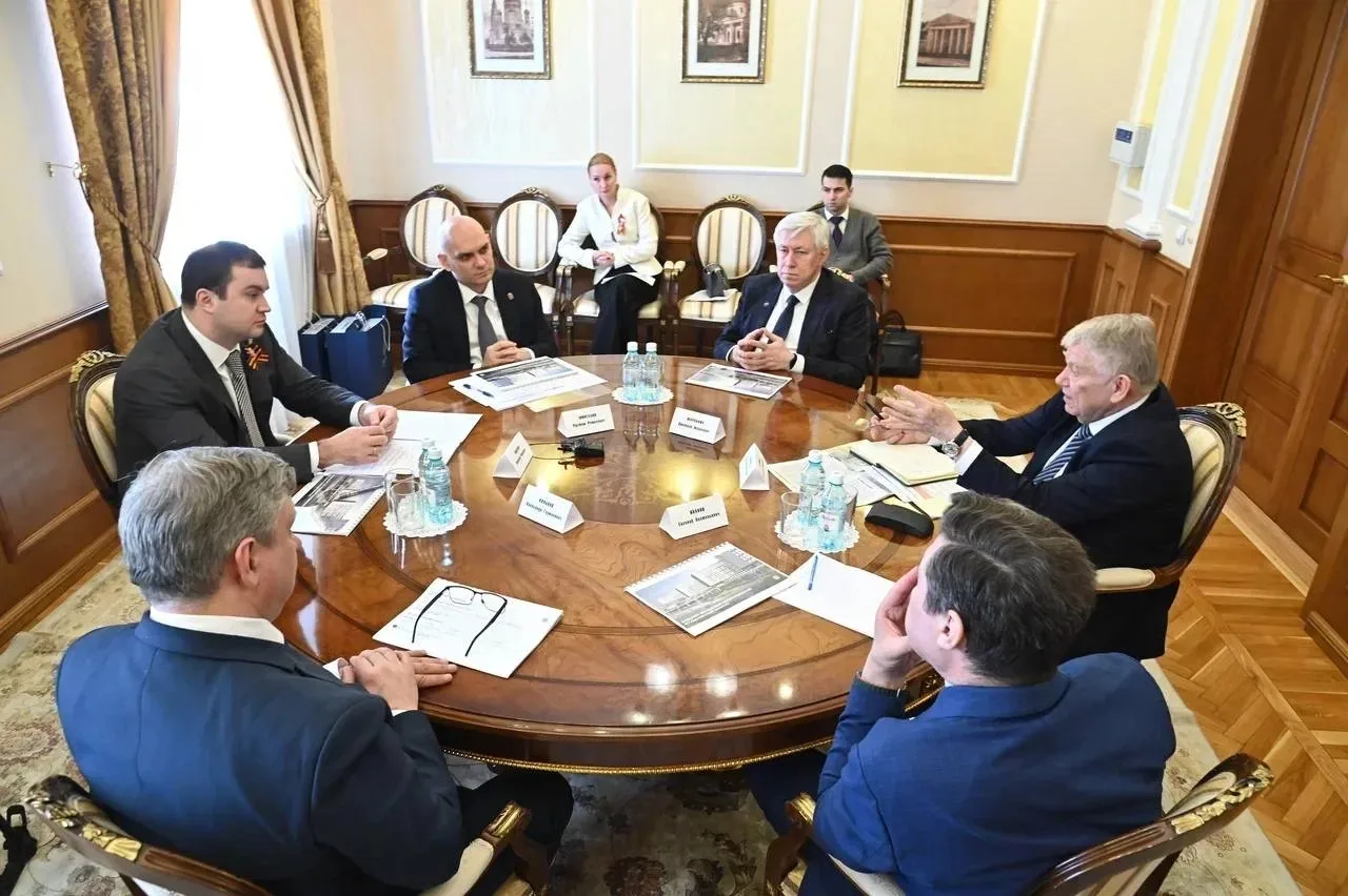 Виталий Хоценко встретился с председателем Сибирского отделения РАН