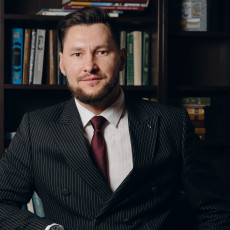 На фото: исполнительный директор УК «Альфа-Капитал» в Казани Рузиль Хабибуллин