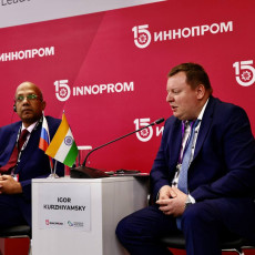 НОВИКОМ рассказал об инструментах для ВЭД на ИННОПРОМ-2025