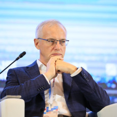Дмитрий Алексеев: новый транспорт должен «сшить» Большой Владивосток
