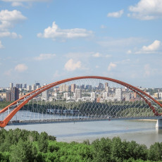 В «Расцветай на Бугринской роще» открываются панорамные виды на Обь и урбанистический пейзаж правобережья Новосибирска