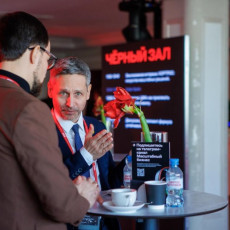 Как бизнесу расти без дешевых денег: что обсуждали на Альфа-Саммите