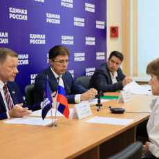 Фото: пресс-служба Законодательного собрания Приморского края