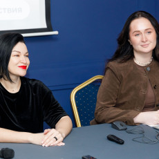 Слева направо: Екатерина Батенева, владелец сети аренды квартир «Сутки как дома» и Жанна Луцкая, руководитель группы отдела продаж «Авито Путешествий»