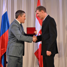 Работники «Метафракса» получили звания «Заслуженный химик РФ»