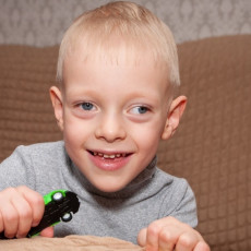 Четырехлетнему Богдану из ЛНР нужно лечение