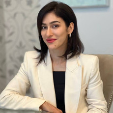 Патимат Алибекова — медиаменеджер, директор Международного издательского дома «ЕвроМедиа», эксперт в области стратегических коммуникаций, национальных и международных медиапроектов