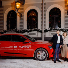 Гости Рождественского бала и Audi e-tron