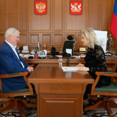 Александр Гусев, Наталия Хван (Фото: пресс-служба правительства Воронежской области)