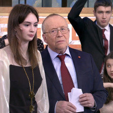 Уральская школьница победила в «Умницах и умниках» и поступила в МГИМО