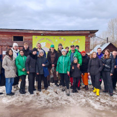 Молодежь «Уралхима» оказала помощь приюту «Островок надежды»