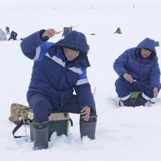 На соревнованиях сотрудники «Башмеди» поймали 30 кг окуней и плотвы