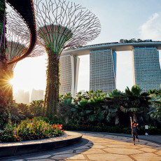 Marina Bay Sands не самый высокий («всего» 200 м), но один из самых известных небоскребов Сингапура