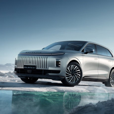 EXEED EXLANTIX ET признан лучшим гибридом 2025 года