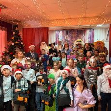 Более 18 тысяч детей на Урале встретят Новый год с подарками от ЕВРАЗа