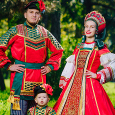 Фото: РБК Юг и Северный Кавказ, Роман Благов. Семья Потапенко в костюмах в русском боярском стиле допетровской эпохи
