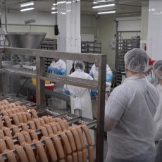 Школьники Приморья посетили с экскурсией мясоперерабатывающий завод