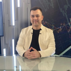 Азат Валеев, практикующий инвестор, предприниматель, ведущий популярного канала на финансовую тематику