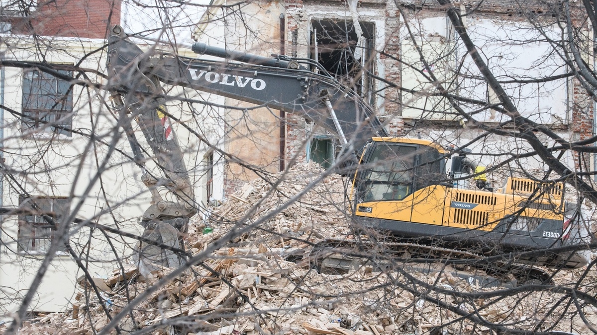 Власти Тюмени объявили торги на расселение аварийных домов в черте города —  РБК