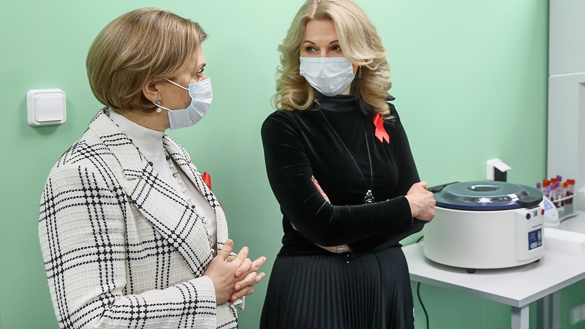 Попова и Голикова вошли в тройку лидеров медиарейтинга российских женщин — РБК