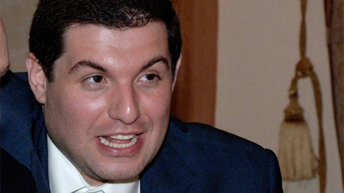 Владелец xiaomi. Говор владелец макдональдса. На страницах которого владельцы. Владелец мем. На страницах которого владельцы.