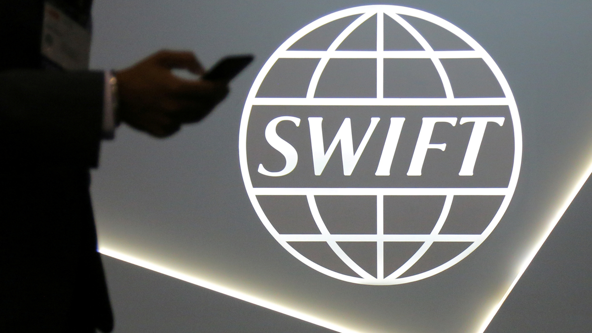 Белорусские банки столкнулись с проблемами с платежами через SWIFT — РБК