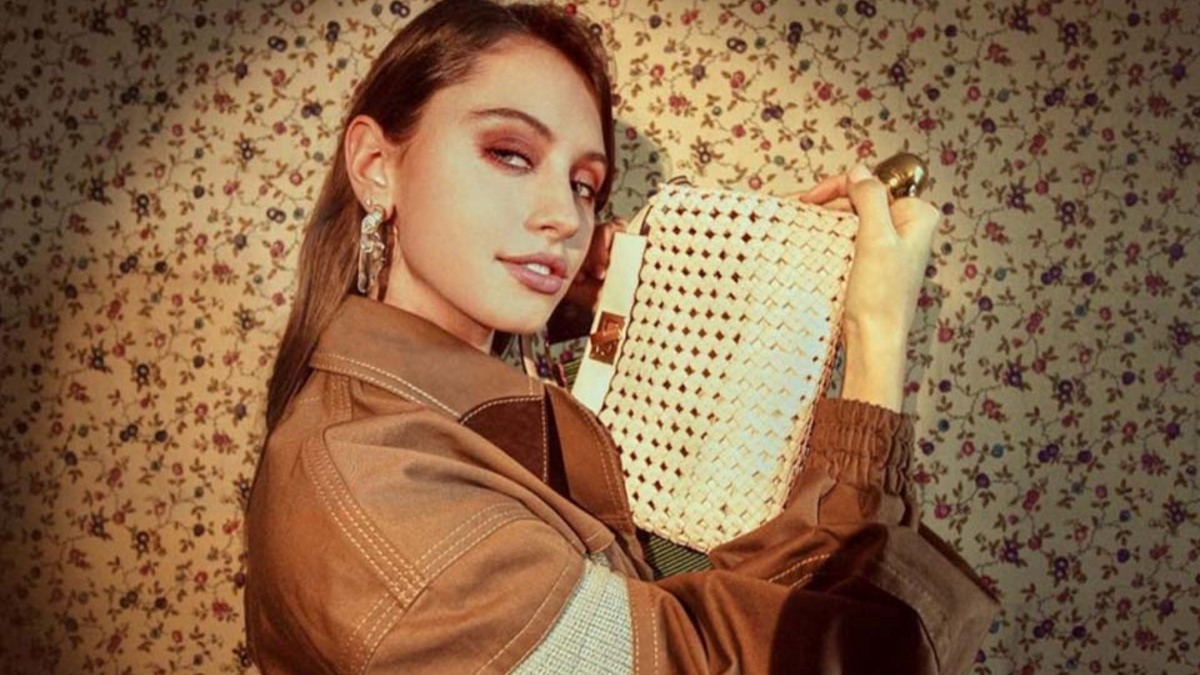 Айрис Лоу в рекламной кампании Fendi Peekaboo