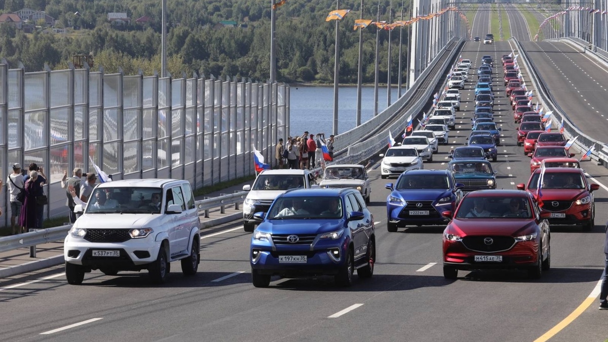 В Череповце открыли движение по новому мосту — РБК