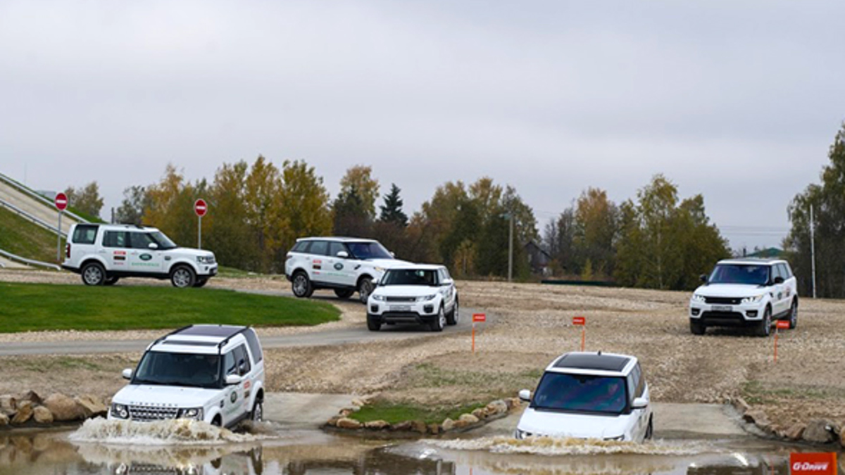 В Подмосковье открылся центр Jaguar Land Rover Experience | РБК Стиль