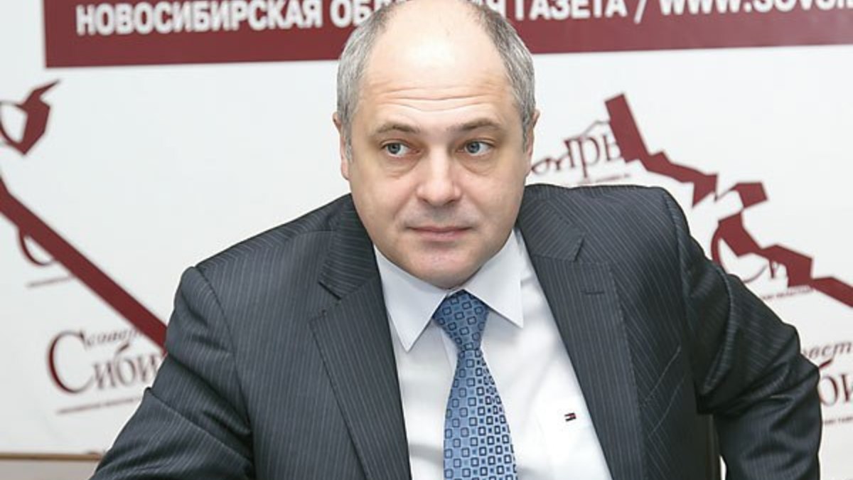 Мэр Новосибирска Анатолий Локоть уволил главу Новосибирского метрополитена Андрея Ксензова. Сокращение связано с нарушением «финансовой дисциплины»