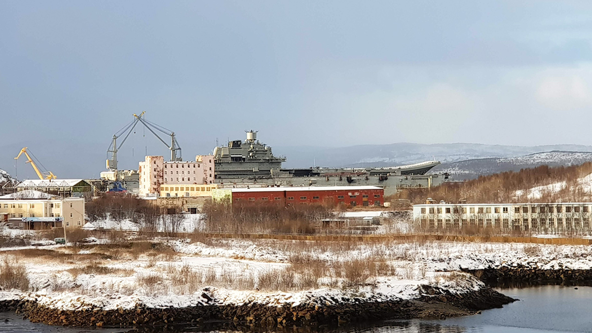 Авария с плавучим доком при ремонте авианосца «Адмирал Кузнецов». Главное —  РБК