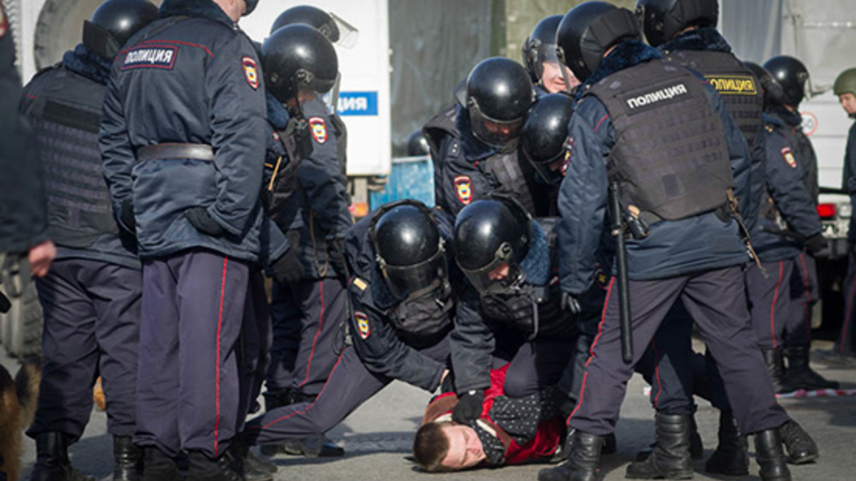 Слили протест: как ужесточали законы о митингах — РБК