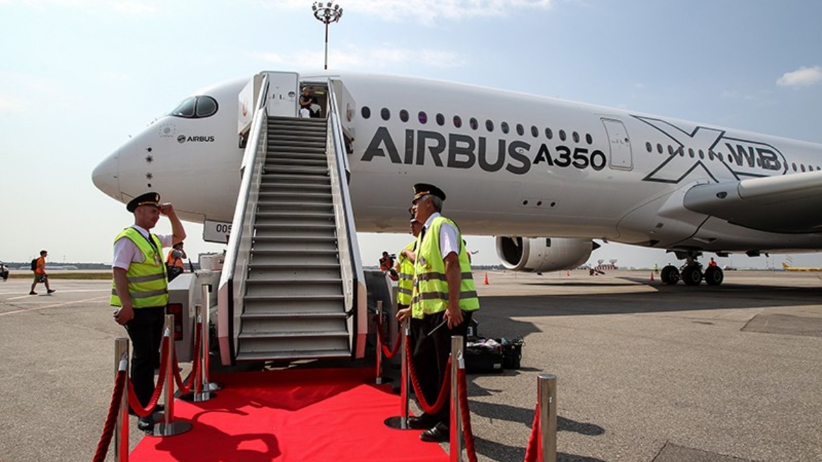 Airbus А350 XWB прибыл в Москву в рамках мирового тура сертификационных испытаний.