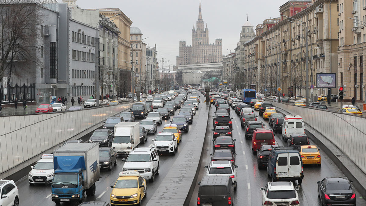 Пробки в Москве достигли 10 баллов — РБК