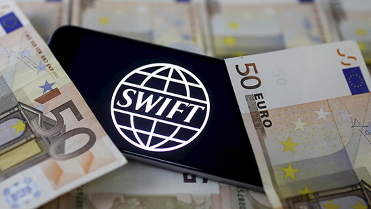 Кража $81 млн у бангладешского ЦБ указала на уязвимость в системе SWIFT —  РБК