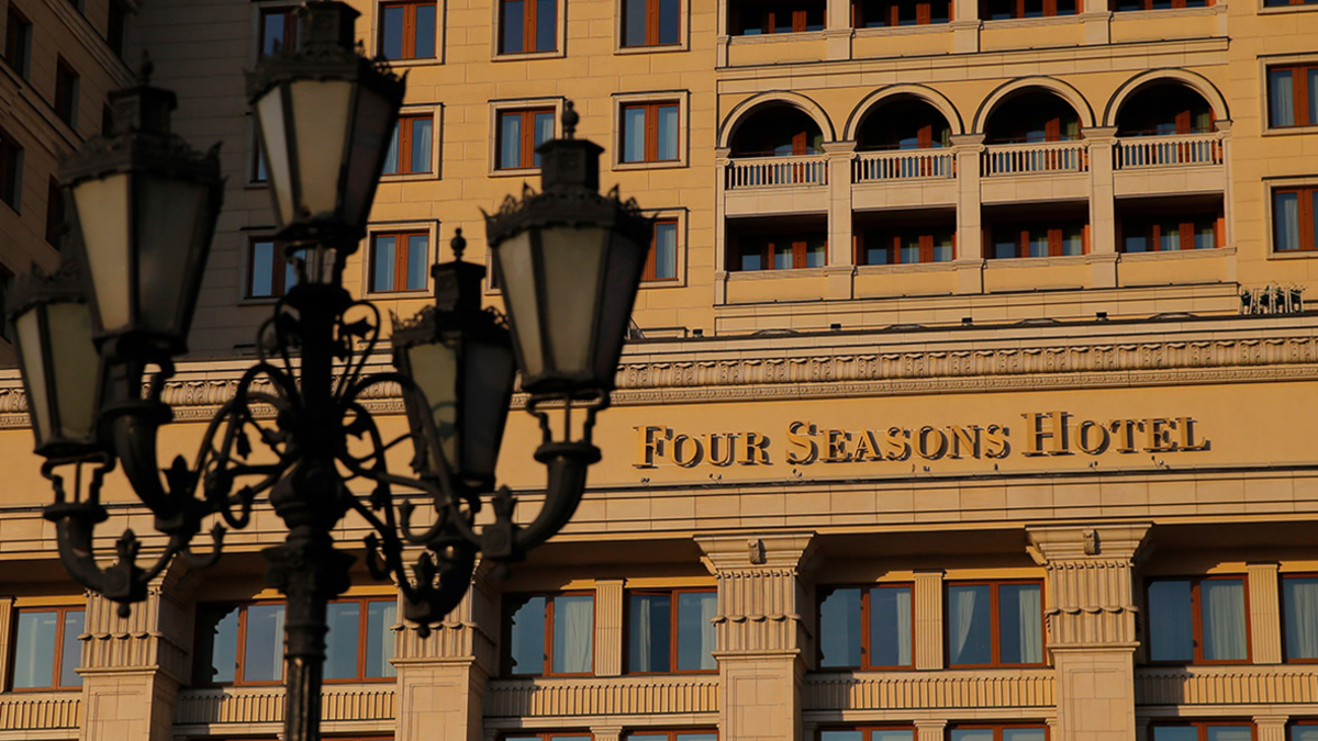 Four Seasons приостановила прямое управление отелями в России — РБК